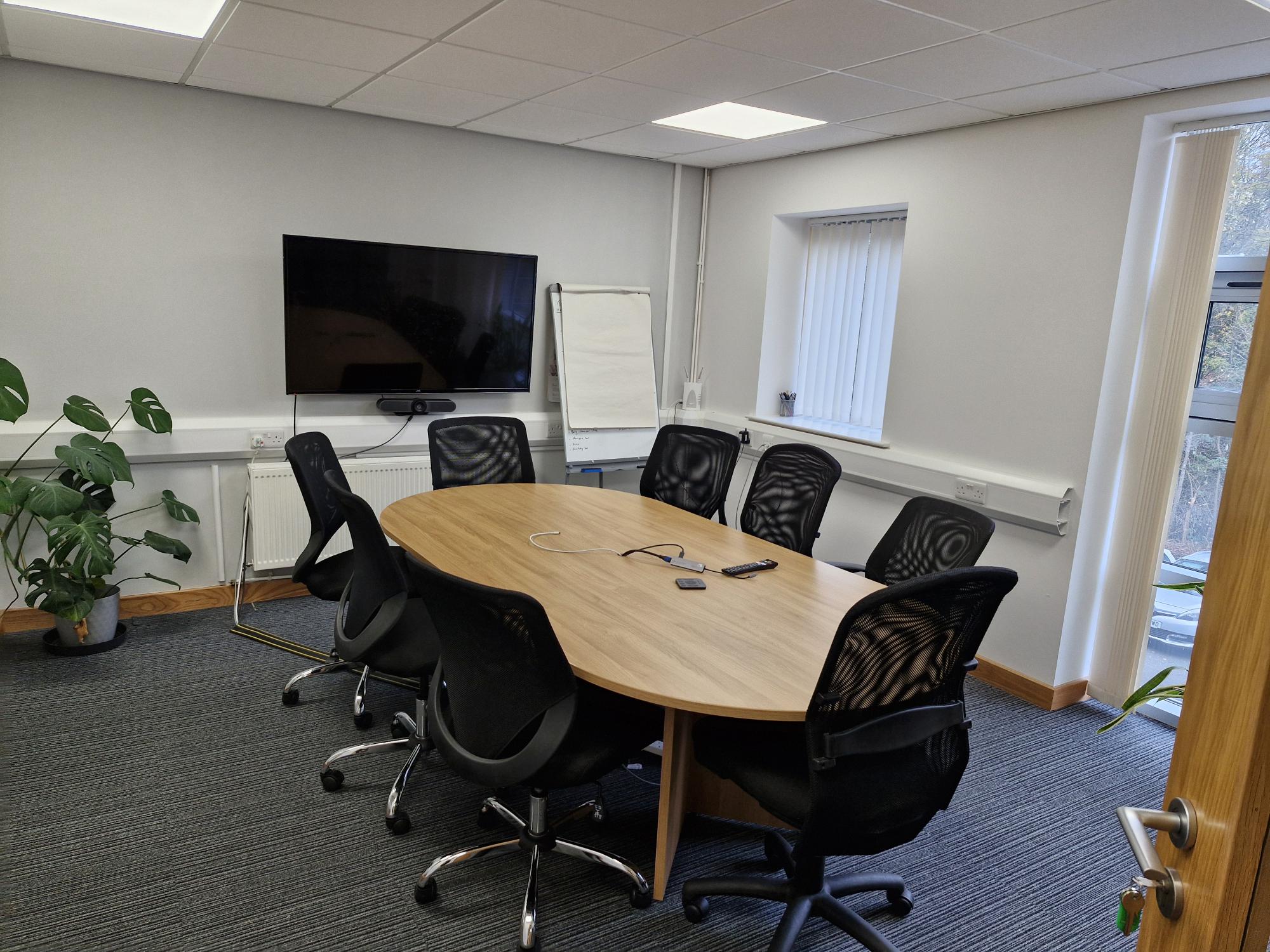 Office in Heath Hayes - photo 4
